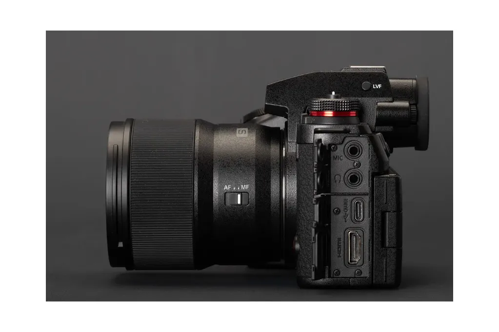 lumix-s1rii-product-8.jpg.webp